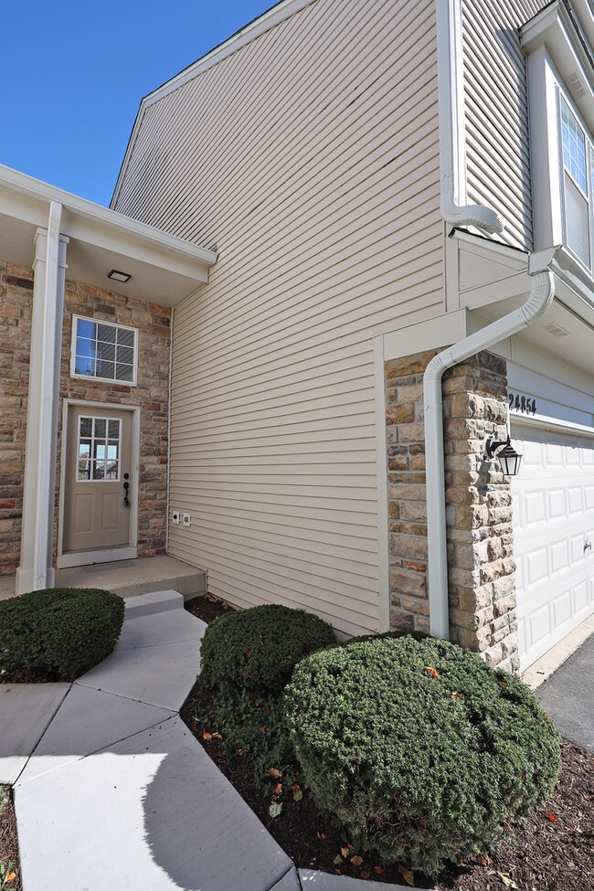 24854 Gates Ln in Plainfield, IL - Building Photo - Building Photo