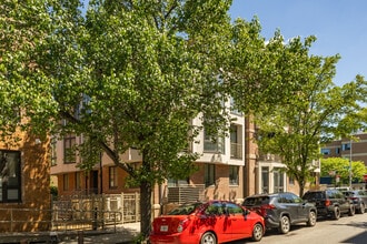 185 Leonard St in Brooklyn, NY - Building Photo - Building Photo