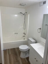 261 Carlton Ln, Unit 3000 in Piney Flats, TN - Foto de edificio - Building Photo