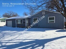 3130 SW Lane St in Topeka, KS - Building Photo