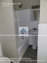 3666 Glenway Ave in Cincinnati, OH - Building Photo - Building Photo