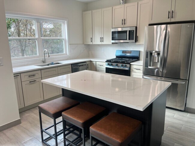 4500 Kings Lake Dr in Marietta, GA - Building Photo - Building Photo