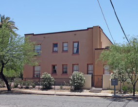 Mariposa Apartments in Tucson, AZ - Building Photo - Building Photo