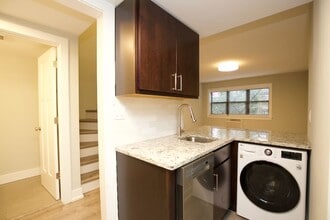 456 W Barry Ave, Unit A03C in Chicago, IL - Foto de edificio - Building Photo
