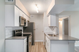 Tides at Lakewood Apartments