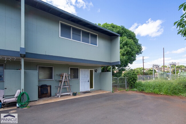 99-040 Upapalu Dr in Aiea, HI - Building Photo - Building Photo