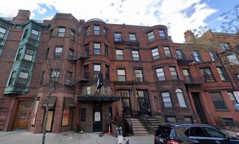 497 Beacon St, Unit 1 in Boston, MA - Building Photo