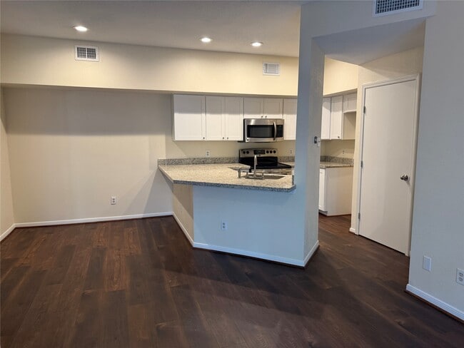 2121 El Paseo St in Houston, TX - Foto de edificio - Building Photo