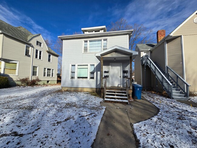 property at 618 E Mulberry St