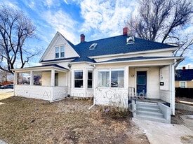 330 E Cache La Poudre St in Colorado Springs, CO - Building Photo