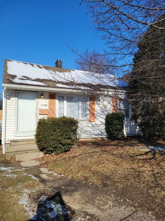 property at 1944 Meadowlark Ave