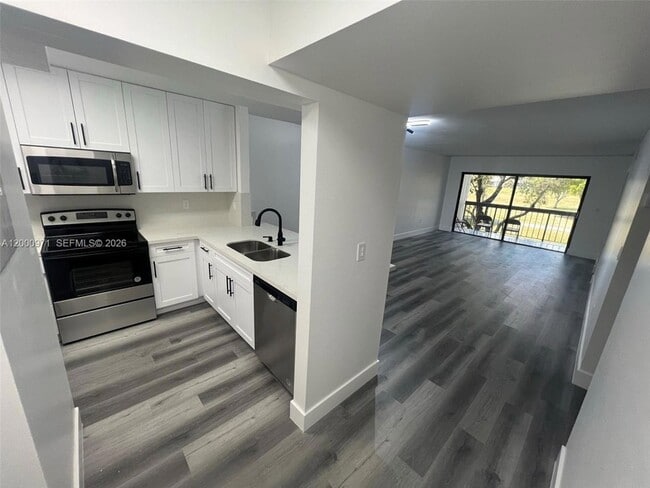 10317 NW 9th St Cir, Unit 202, Unit 202