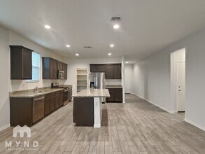 815 N 109th Dr in Avondale, AZ - Building Photo - Building Photo