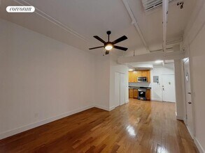 34 W 86th St in New York, NY - Foto de edificio - Building Photo