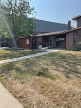 910 4th St in Brookings, SD - Building Photo - Building Photo