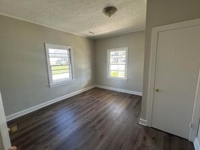 1311 Nutwood St in Bowling Green, KY - Building Photo - Building Photo