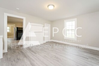 2409 Waterbury St in Winston-Salem, NC - Building Photo - Building Photo