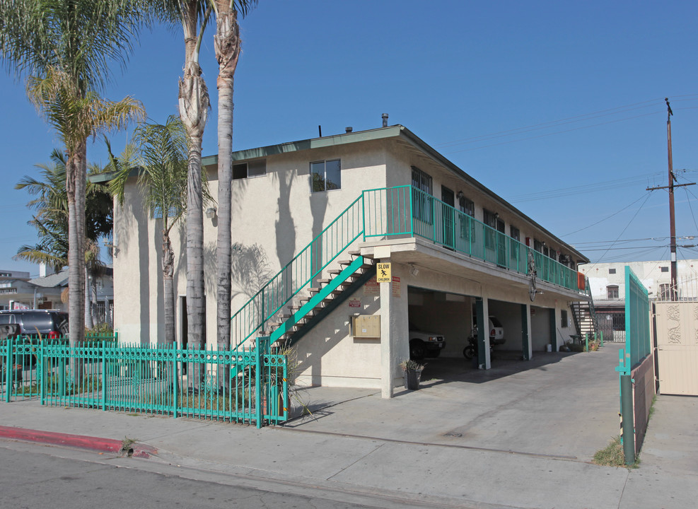 2645 Walnut St in Huntington Park, CA - Building Photo