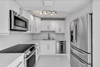 1740 NW N River Dr in Miami, FL - Building Photo - Building Photo