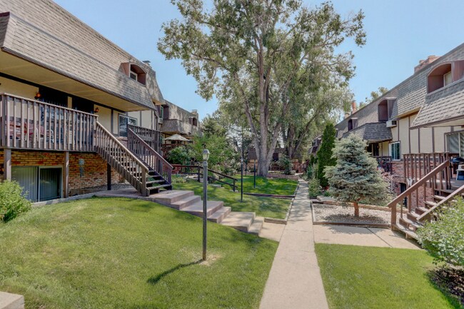 8060 W 9th Ave in Lakewood, CO - Building Photo - Building Photo
