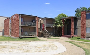 Metropolitan in Austin, TX - Building Photo - Building Photo