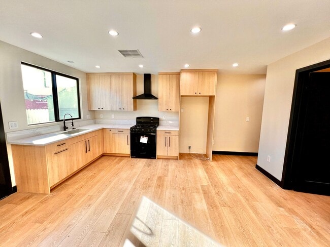 property at 7309 Yarmouth Ave