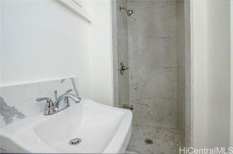 1048 12th Ave in Honolulu, HI - Building Photo - Building Photo