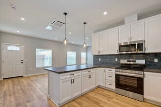 6834 Tower St in La Mesa, CA - Building Photo - Building Photo