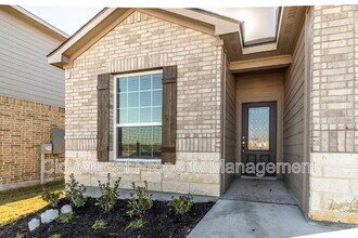 9334 Espadrille Run in Converse, TX - Building Photo - Building Photo