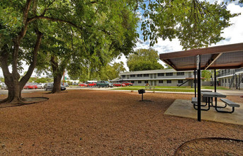 Sundance Apartments in San Marcos, TX - Building Photo - Building Photo