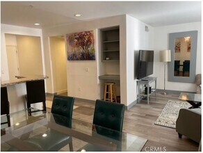 21301 Erwin St in Los Angeles, CA - Building Photo - Building Photo