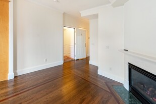 283 Bowen St, Unit 2 Apartamentos