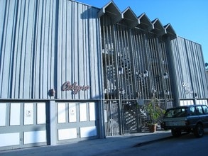 Calyso Apartments in Long Beach, CA - Foto de edificio - Building Photo