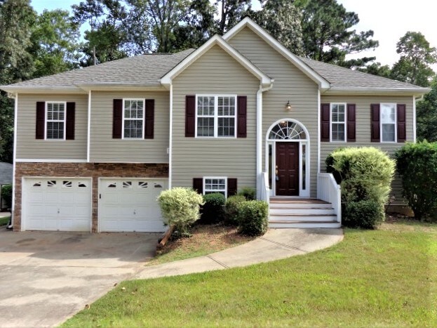 2058 Queensbury Dr in Acworth, GA - Building Photo