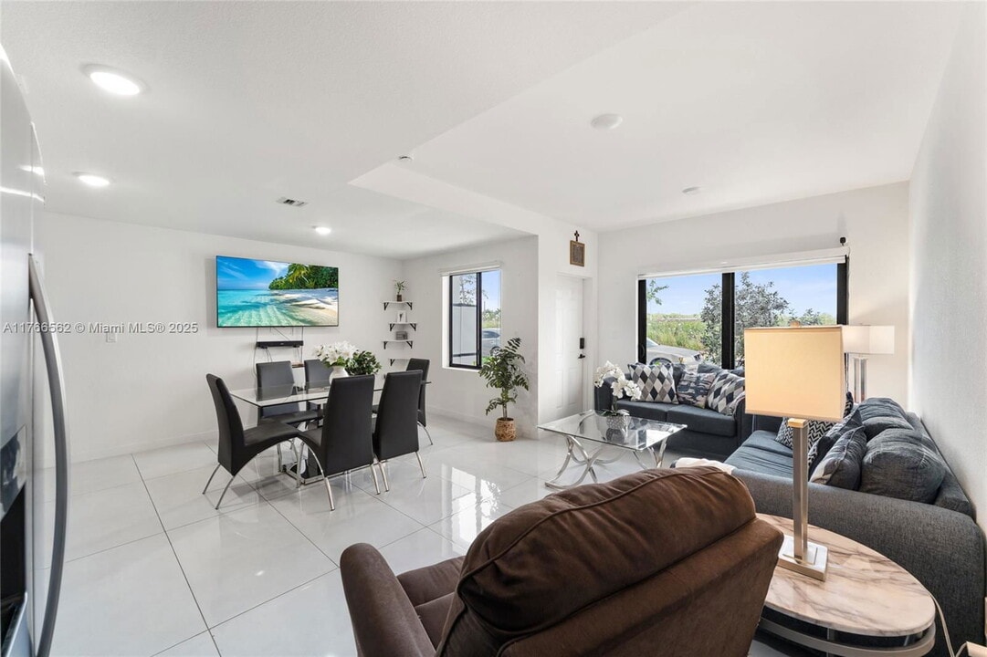 14590 SW 260th St in Homestead, FL - Building Photo