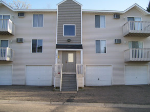 930 Wescott Trl in Eagan, MN - Building Photo - Building Photo