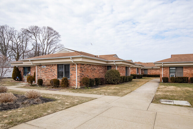 240 S Main St in Freeport, NY - Building Photo - Building Photo