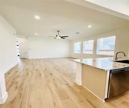 27223 Lombard Wood Dr in Magnolia, TX - Building Photo - Building Photo