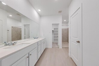 10601 Ellerston Rd in Cleveland, TX - Building Photo - Building Photo