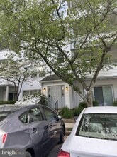 7703 Lafayette Forest Dr in Annandale, VA - Building Photo - Building Photo