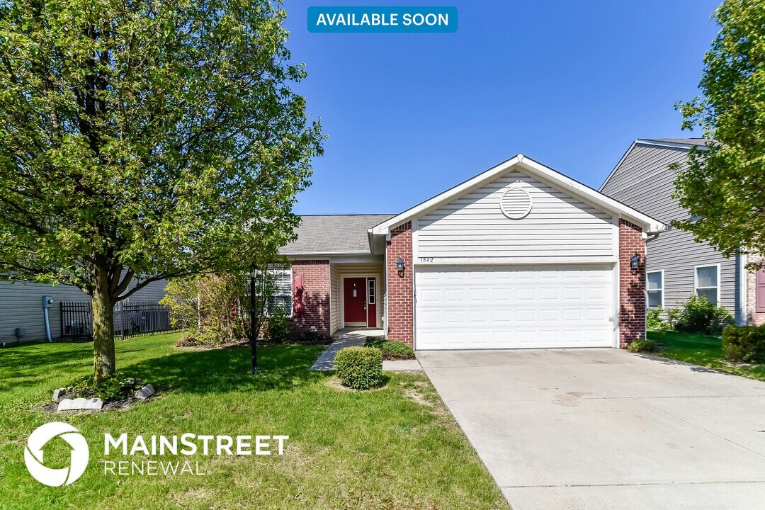 1842 Brook Crossing Way in Indianapolis, IN - Building Photo