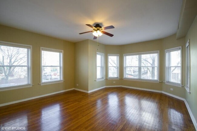 6042 N Kenmore Ave in Chicago, IL - Building Photo - Building Photo