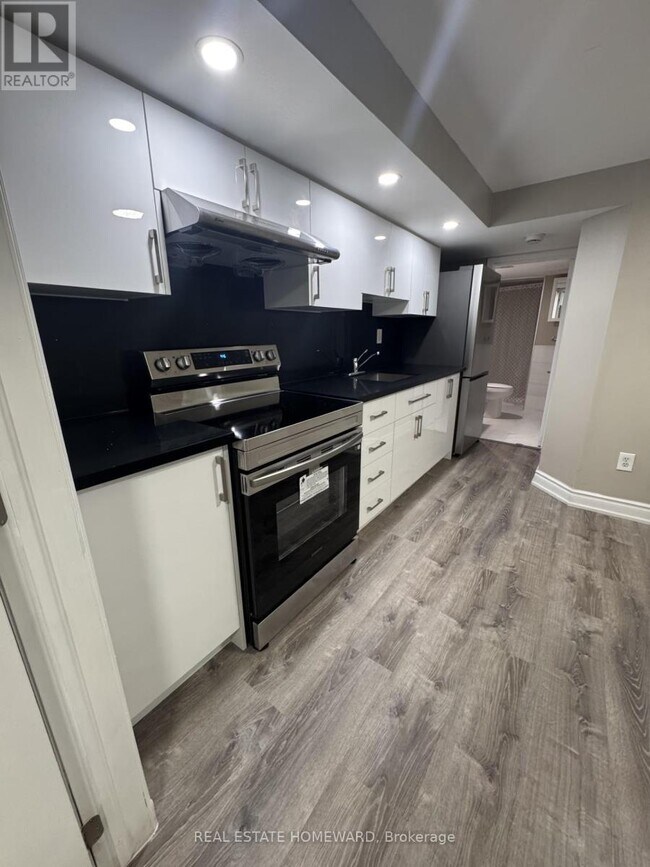 20 Robinson Ave in Toronto, ON - Building Photo - Building Photo