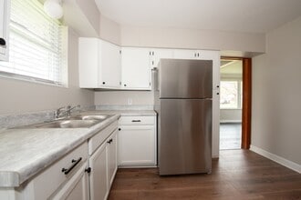 956 Fontaine Pl in St. Louis, MO - Building Photo - Building Photo