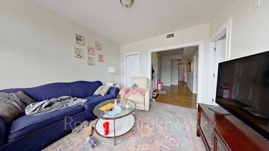 1932 Beacon St in Boston, MA - Building Photo - Building Photo