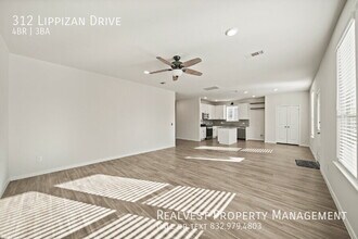 312 Lippizan Dr in Alvin, TX - Building Photo - Building Photo