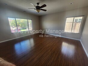 7548 Chappelle Way in Elk Grove, CA - Foto de edificio - Building Photo