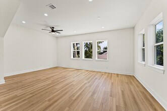 891 Lucky St in Houston, TX - Building Photo - Building Photo