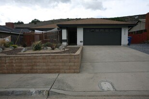 9934 Via Francis in Santee, CA - Building Photo