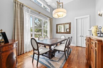 8 Scott Crescent in Austin, TX - Building Photo - Building Photo